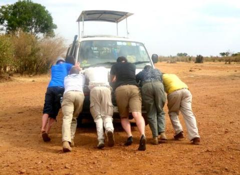 Meanwhile, Ayla (@MrsAylaAdvnture) of the UK wasn't a fan of broken-down vehicles in Africa: pic.twitter.com/hudtBx0a6N