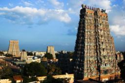 @easytoursofasia of the USA posted this neat from-atop perspective of Indian temples: http://ow.ly/i/55di9/original