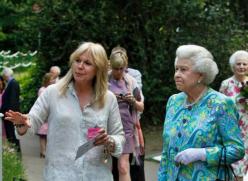 It's not every day one gets to meet the Queen, having designed 5 gardens in Chelsea, but Patricia Barnard (@rockandroses_) of the UK did! https://twitter.com/rockandroses_/status/486233743104159747/photo/1