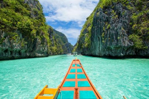 Vic (@victreks) of the USA found the movie filmed in the Philippines to be quite inspirational. I'm just in love with the colors! https://twitter.com/victreks/status/519215063563907072/photo/1