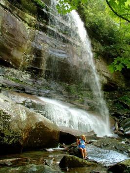 What's summer without waterfalls? Alex Morton (@amtraveltimes) of the USA know how to do 'em right while in the Smokies: https://twitter.com/amtraveltimes/status/503985829816328192/photo/1