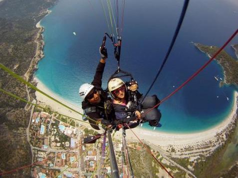 GaiaZol (@GaiaZol) of the USA got this awesome paragliding shot while in Turkey. Not too shabby! https://twitter.com/GaiaZol/status/503986579388772352/photo/1